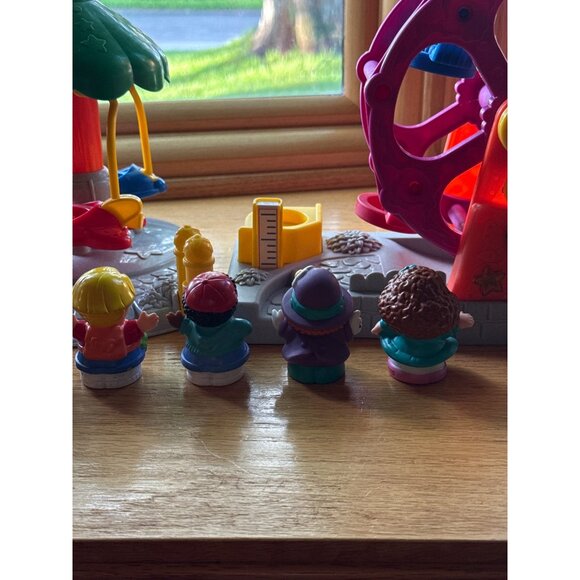 Fisher Price Little People Carnival Circus Ferris Wheel Spin Rocket 7 Figures - Picture 9 of 11